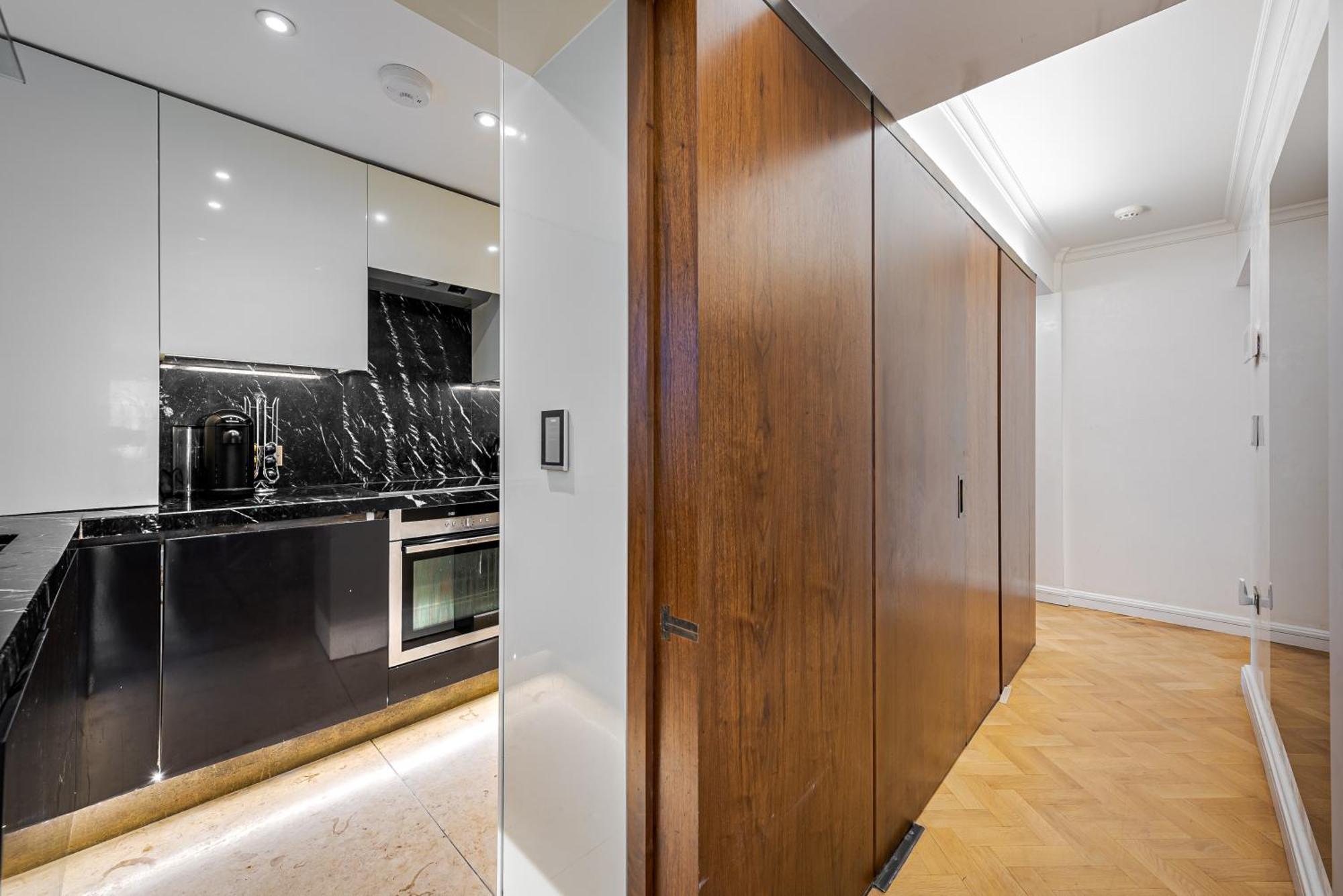 Modern Knightsbridge Apartment With Balcony Overlooking Harrods Prime Location London Ngoại thất bức ảnh