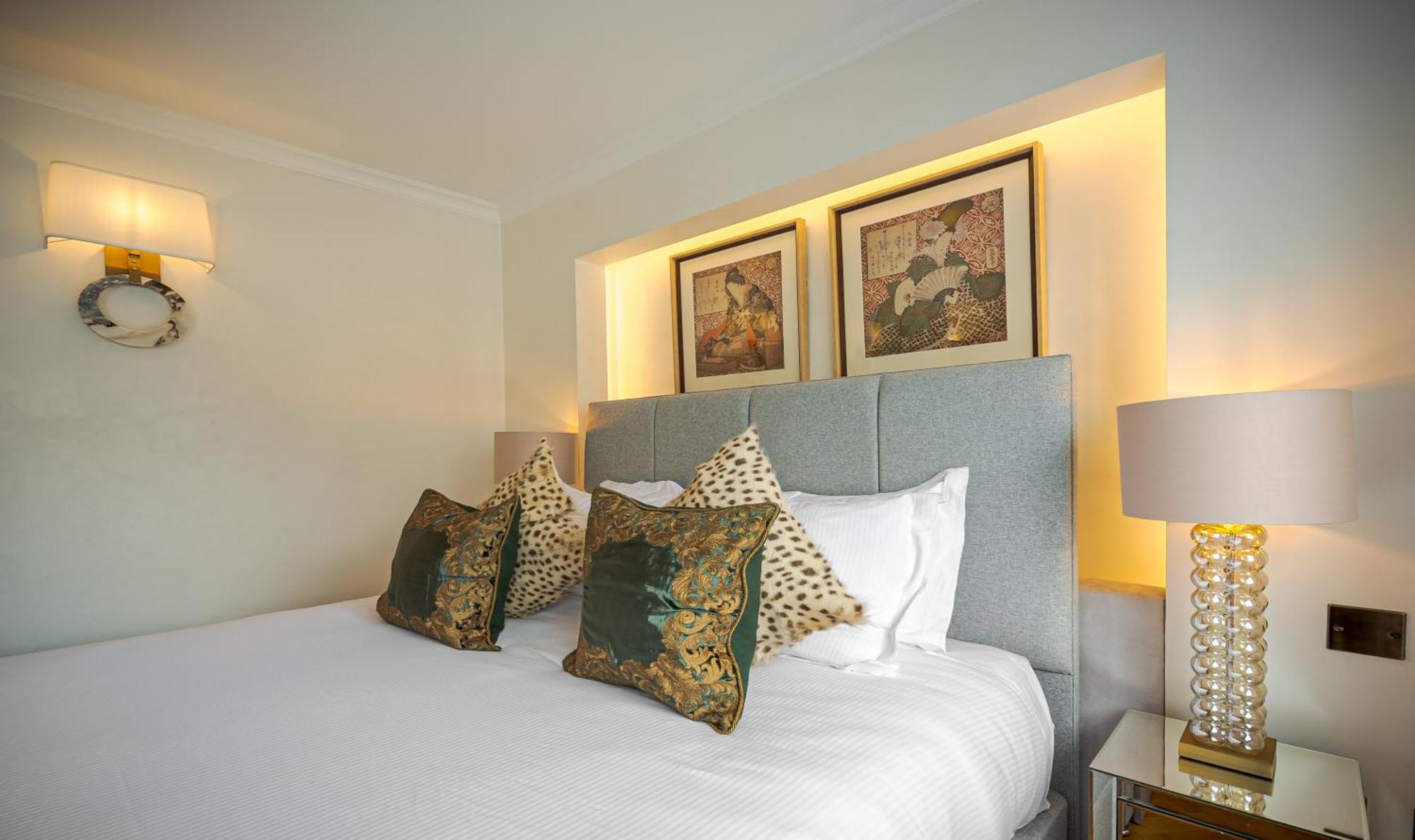 Modern Knightsbridge Apartment With Balcony Overlooking Harrods Prime Location London Ngoại thất bức ảnh