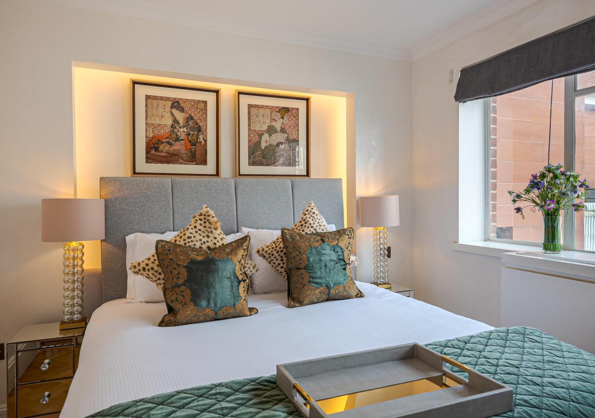 Modern Knightsbridge Apartment With Balcony Overlooking Harrods Prime Location London Ngoại thất bức ảnh