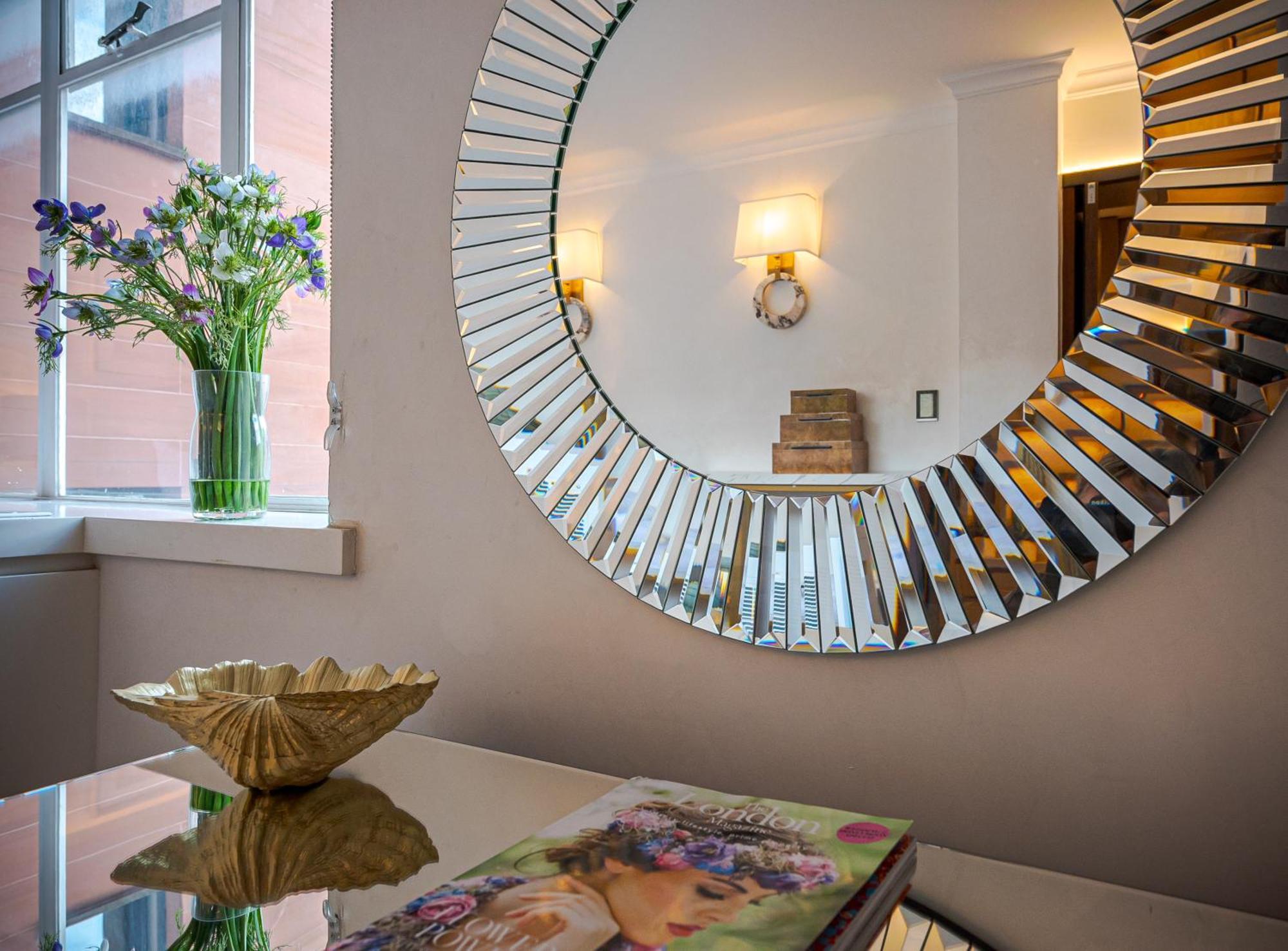 Modern Knightsbridge Apartment With Balcony Overlooking Harrods Prime Location London Ngoại thất bức ảnh
