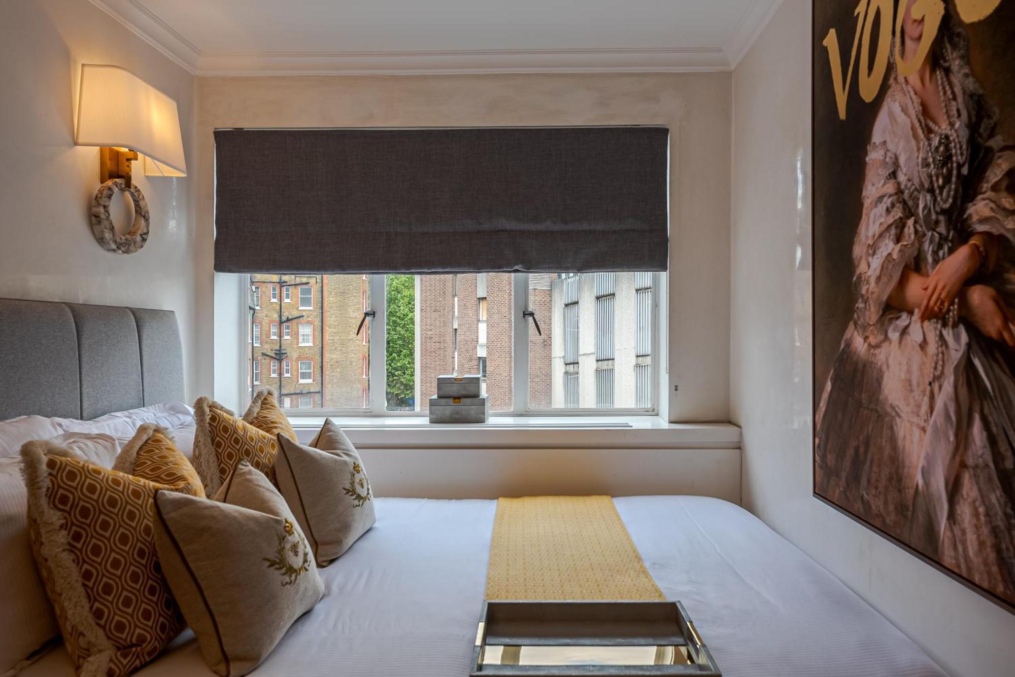 Modern Knightsbridge Apartment With Balcony Overlooking Harrods Prime Location London Ngoại thất bức ảnh