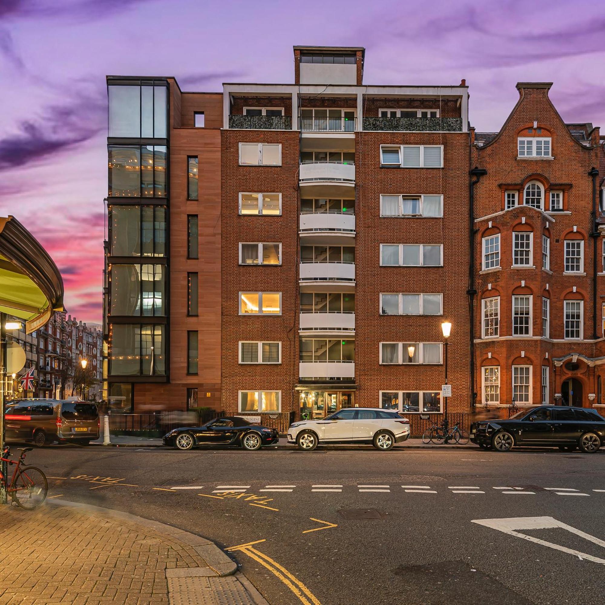 Modern Knightsbridge Apartment With Balcony Overlooking Harrods Prime Location London Ngoại thất bức ảnh